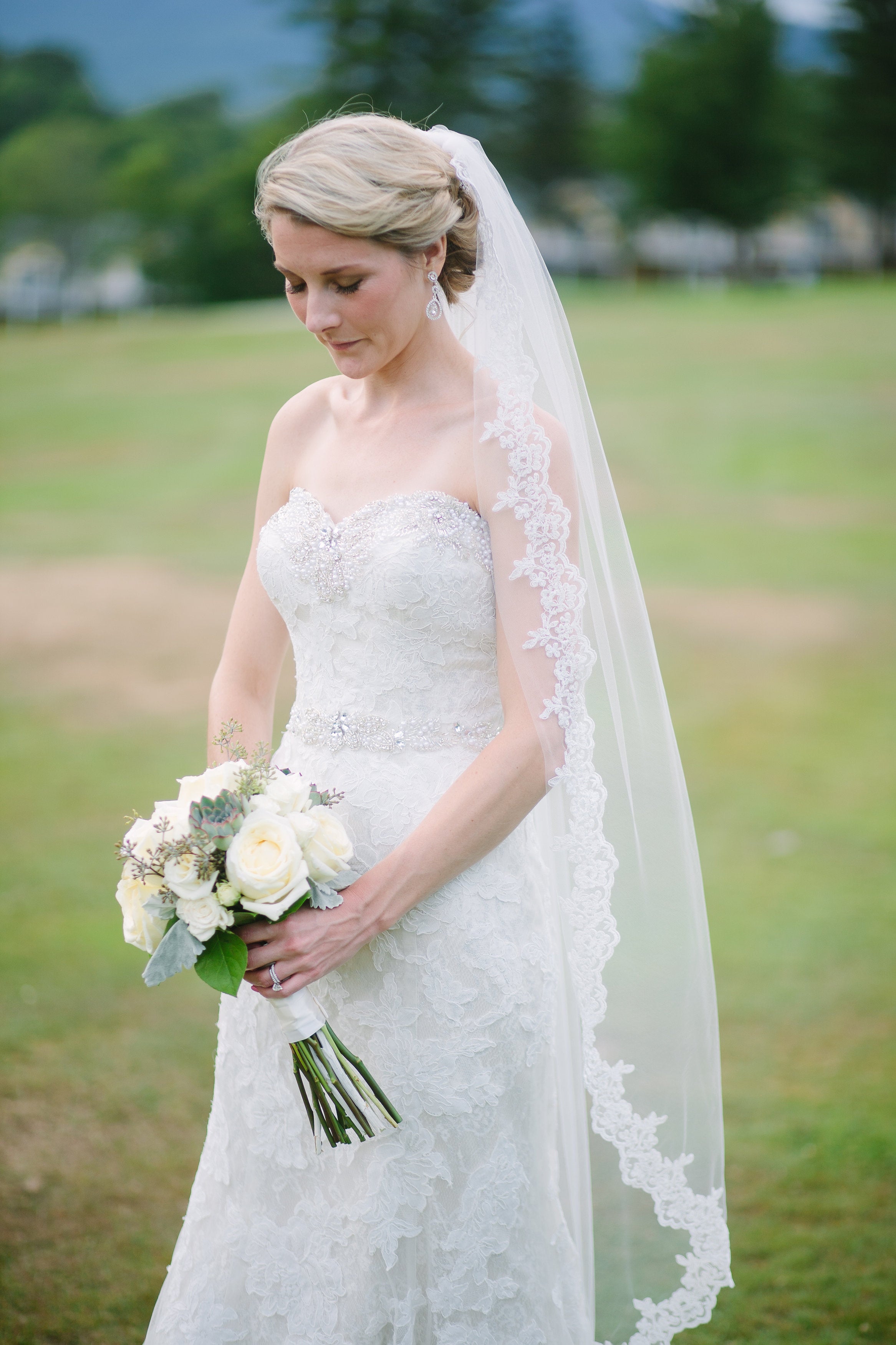 Ashley used our Veil Weight by Save the Veil at www.savetheveil