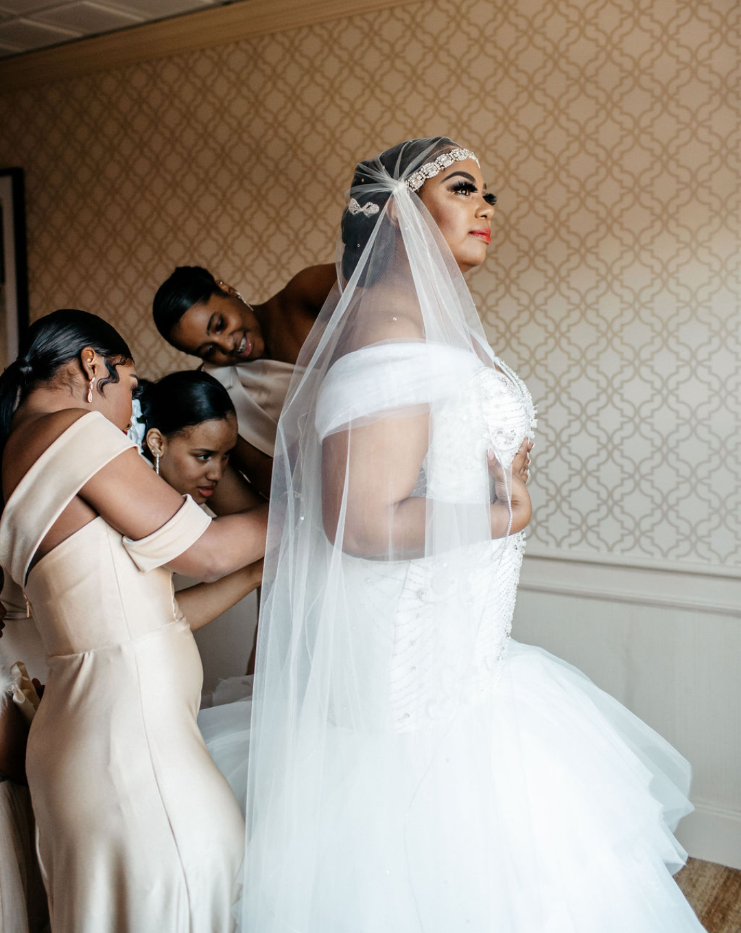 Unique Plus Size Wedding Dress Ideas For Curvy Brides
