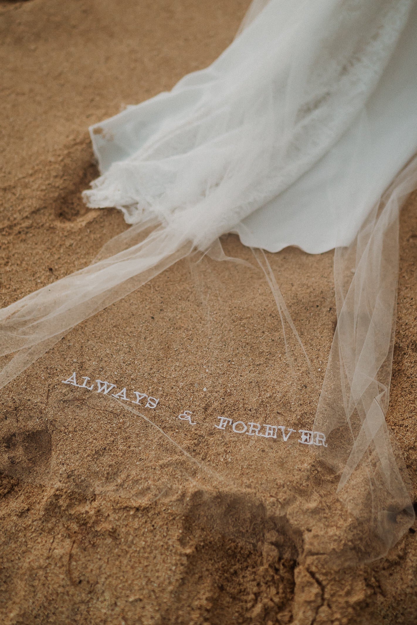 Hailey Bieber Embroidered Phrase Wedding Veil Custom Lace Bridal Veil with  Words Cathedral Veil Dramatic with Name Love Quote - AliExpress