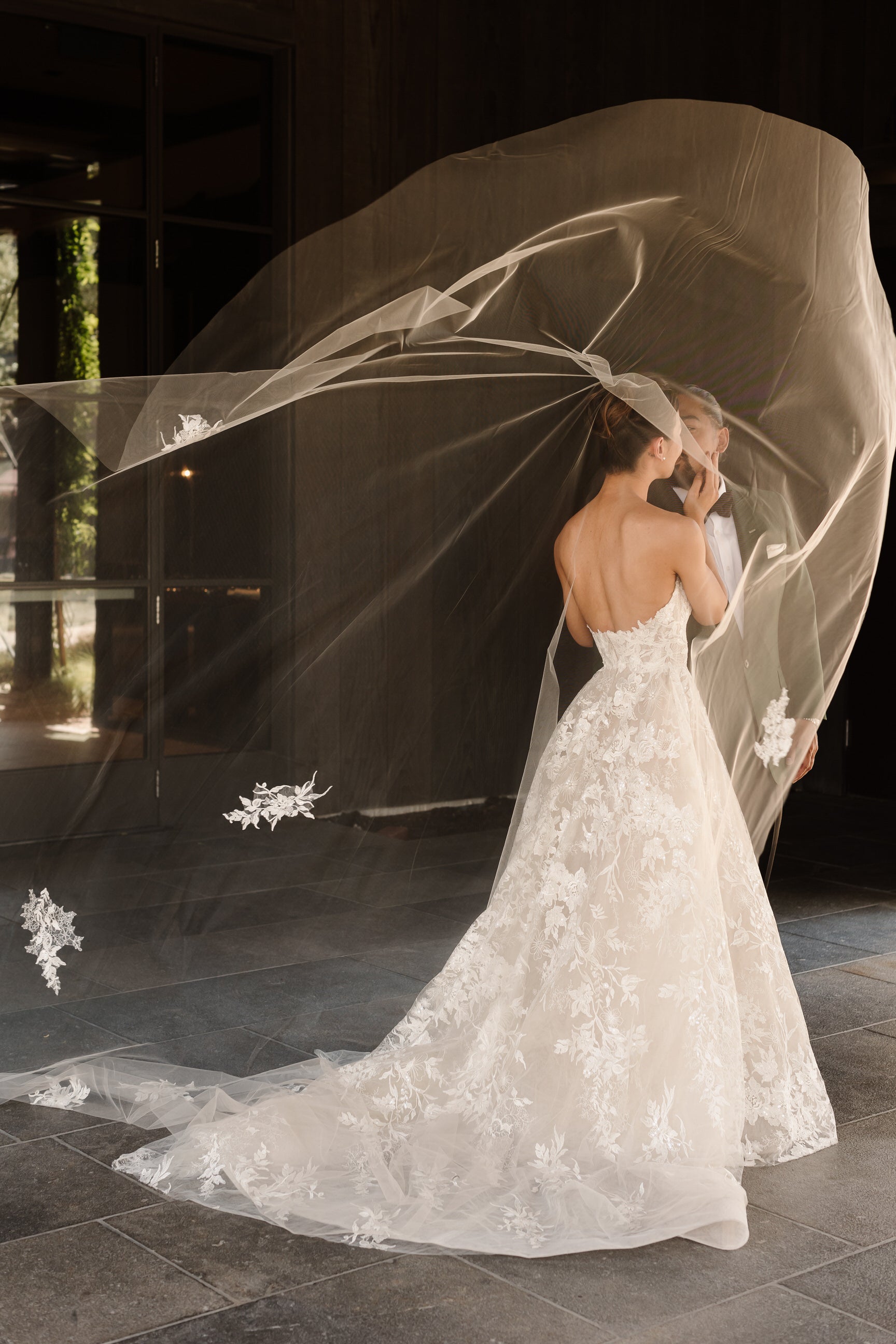 Swirl Scallop Lace Fingertip Wedding Veil, White Ivory Bridal Veil