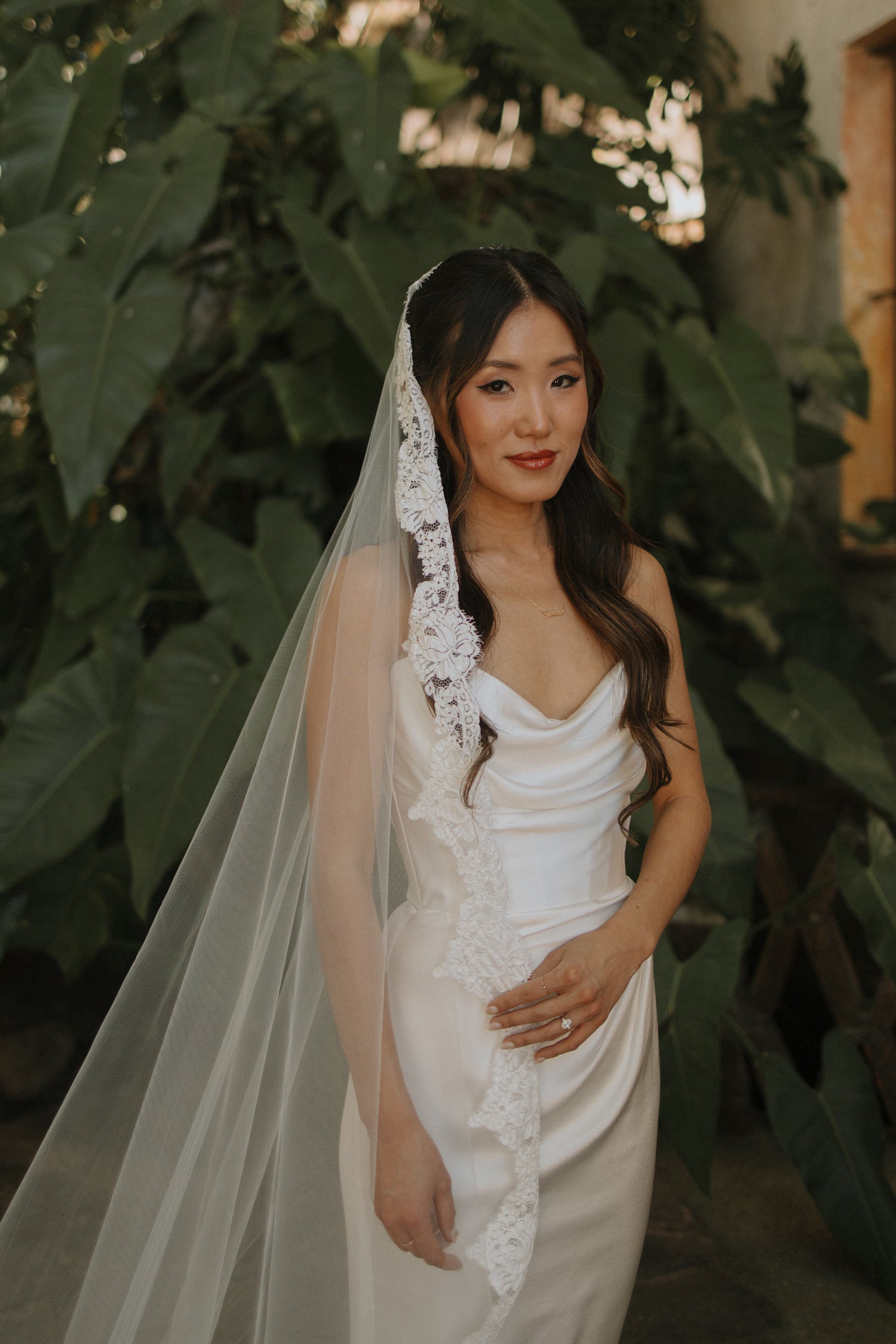 Ivory Freshwater Pearl Veil Weights for Wedding Veil – One Blushing Bride  Custom Wedding Veils