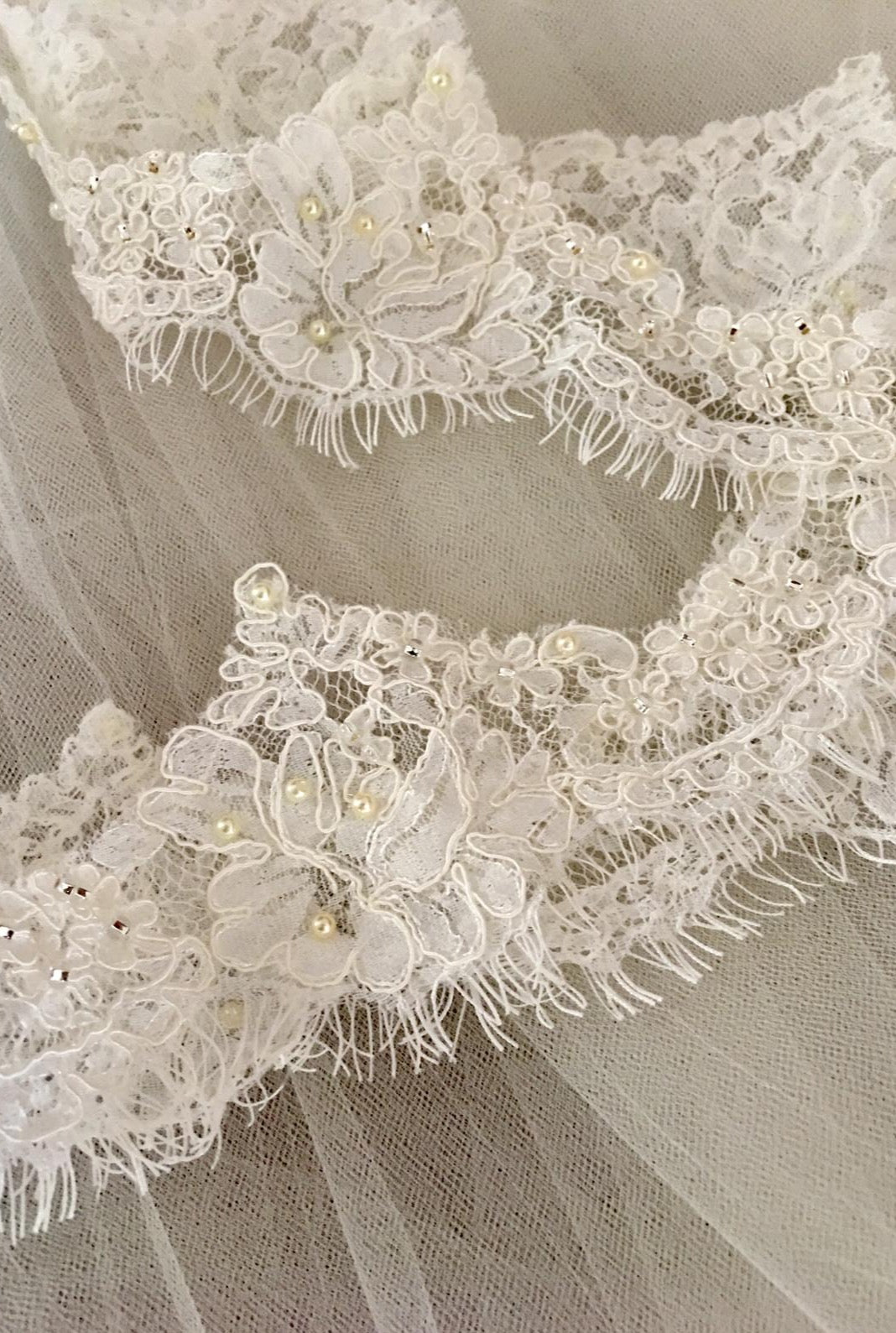 Ivory alencon lace trimming - Lace trim - lace fabric from