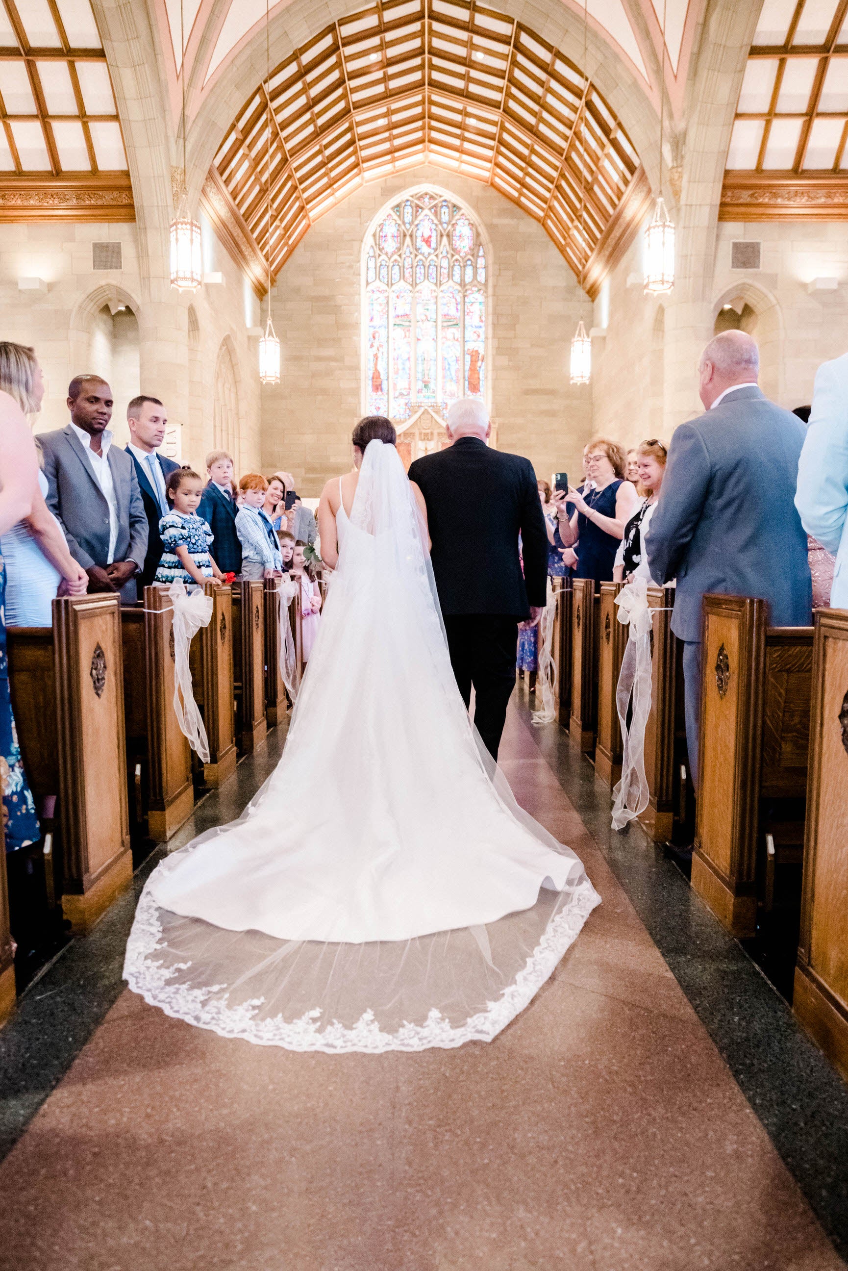 Ivory Wedding Cape Veil, Lace Bridal Capelet, Cathedral Floral Veil, Lace  Chapel Wedding Veil, Flower Wedding Veil, Bridal Veils Cathedral 