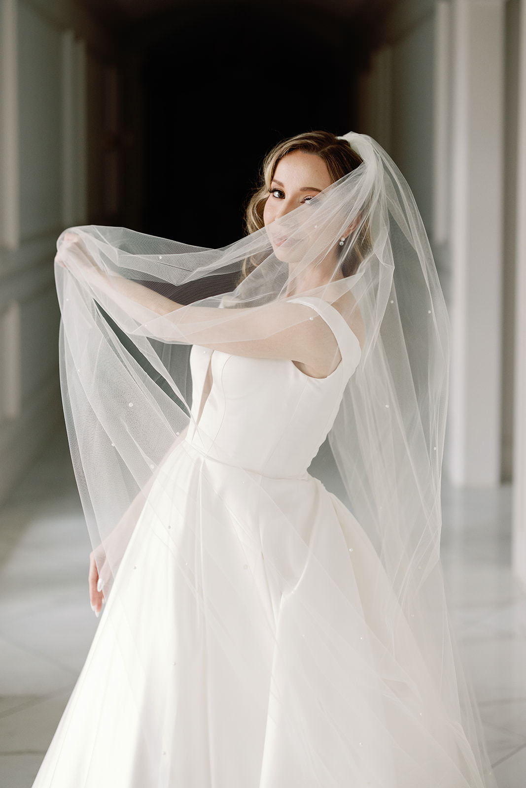 Shoulder Length Pearl Glitter Bridal Veil - White